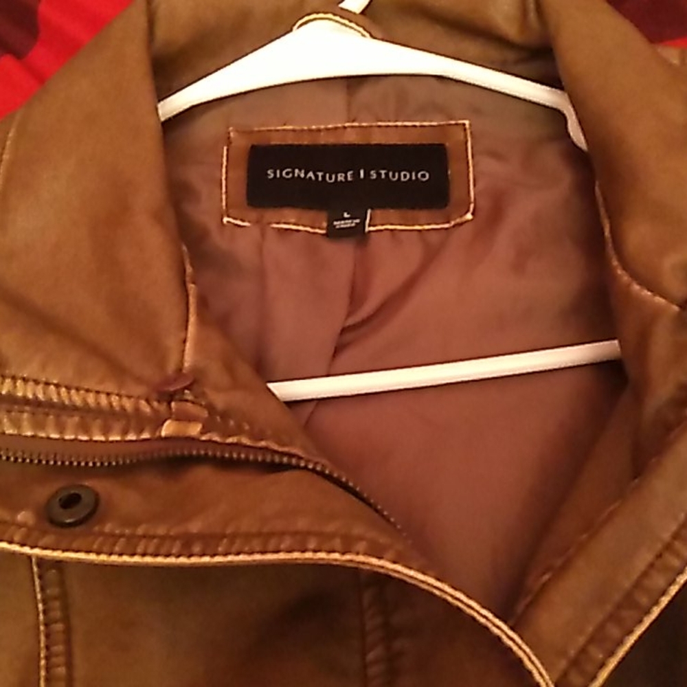 Leather jacket - Picture 2 of 3
